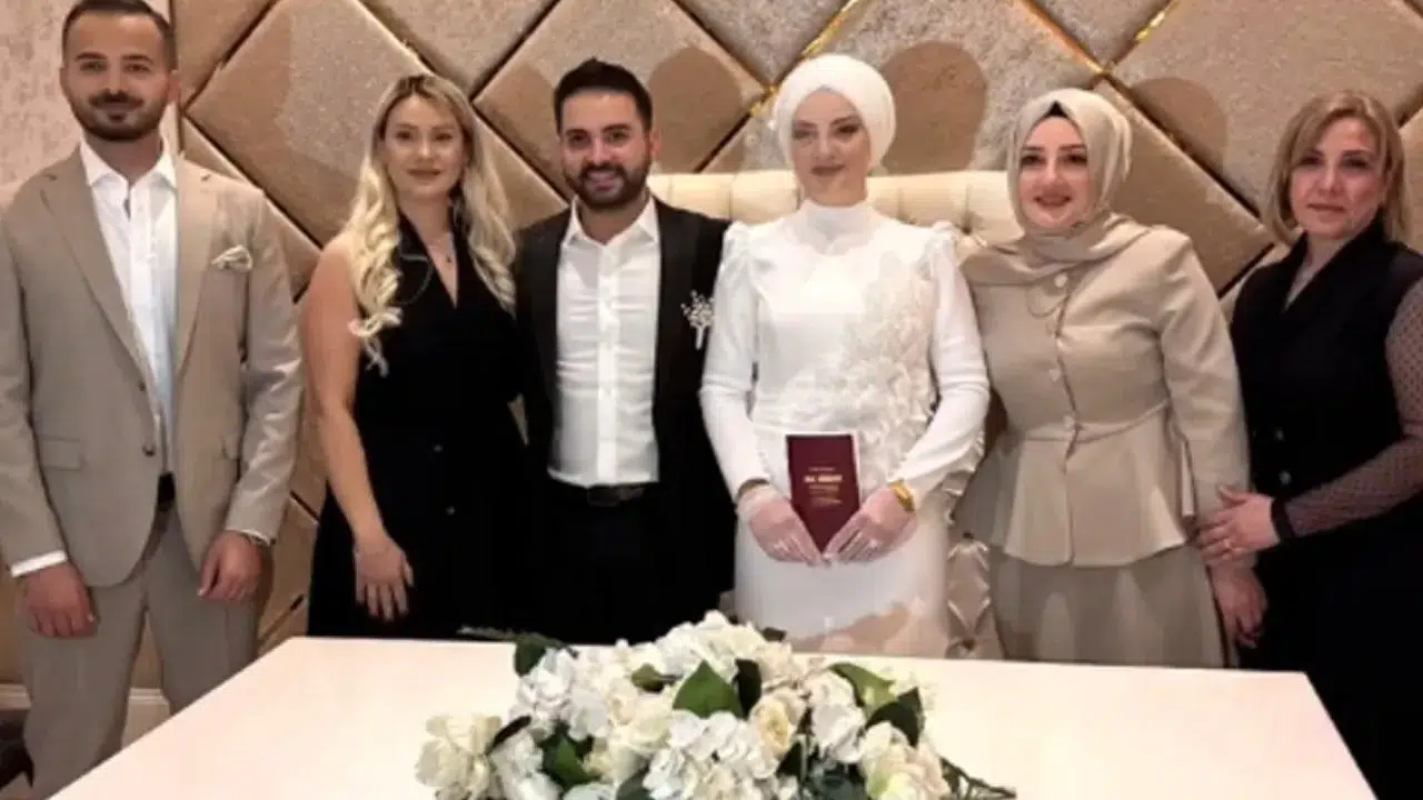 Bu yaz hangi ünlüler evlendi? 2025'e damga vuran düğünler 3