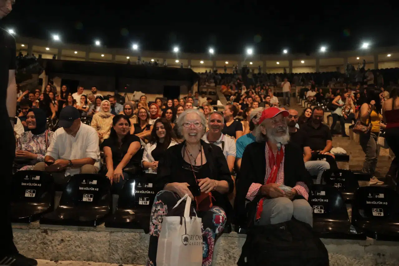 Şehir Tiyatroları'nın iddialı yapımları arasında yer alan 'Tartuffe' Harbiye'de tiyatroseverlerle buluştu 3