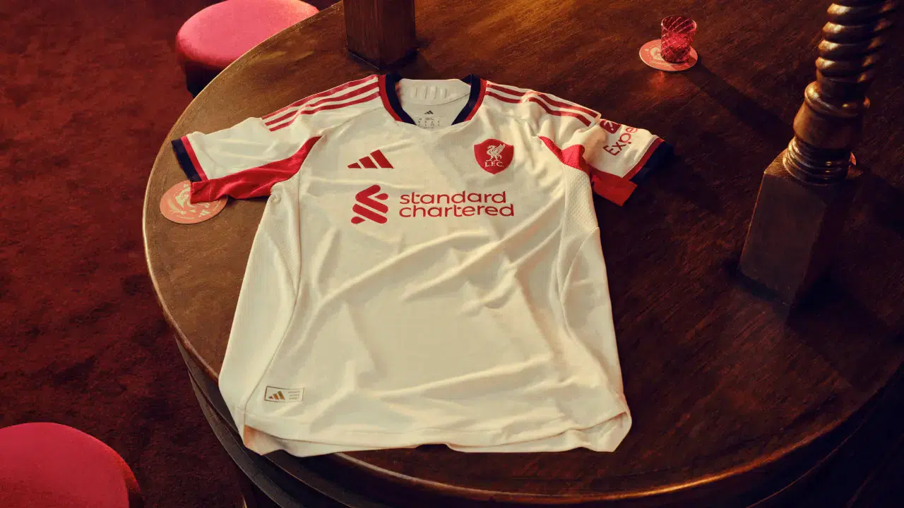 Liverpool yeni sezon formalarını tanıttı: 13 yıl aradan sonra Adidas’la yeniden buluşma 4