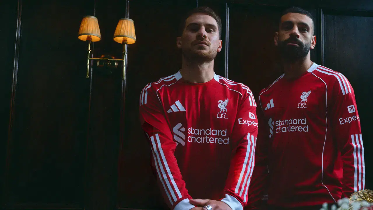 Liverpool yeni sezon formalarını tanıttı: 13 yıl aradan sonra Adidas’la yeniden buluşma 3