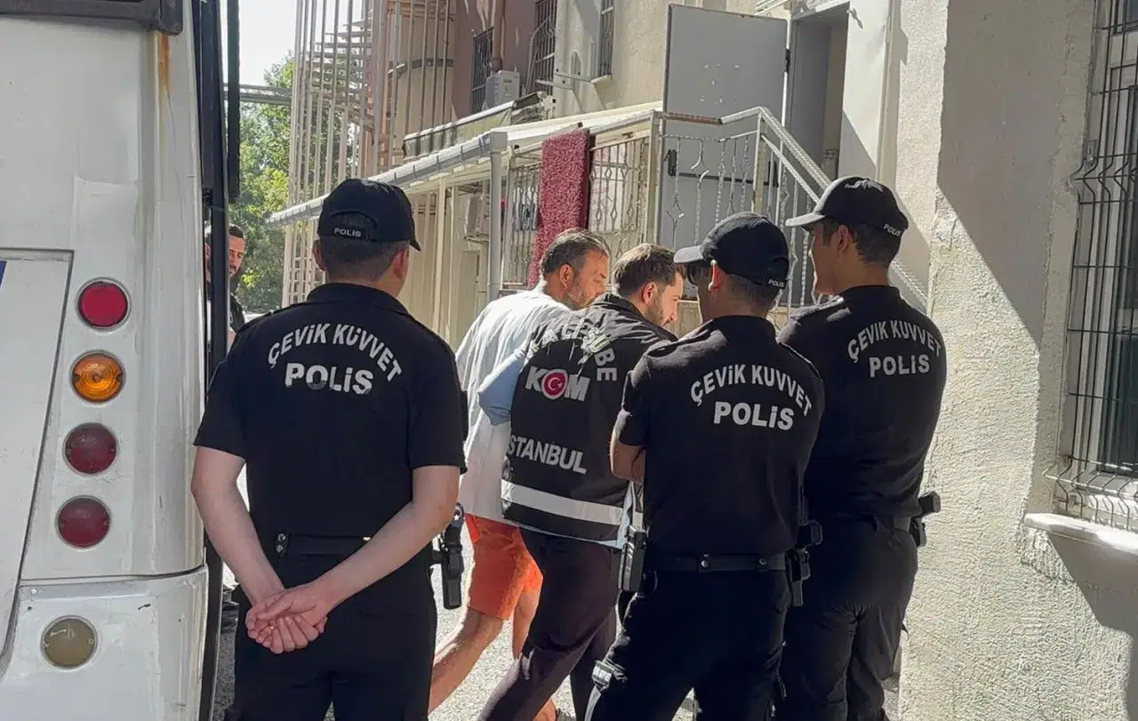 Dalga dalga İBB operasyonları: Gözaltılar, tutuklamalar ve tahliyeler 11
