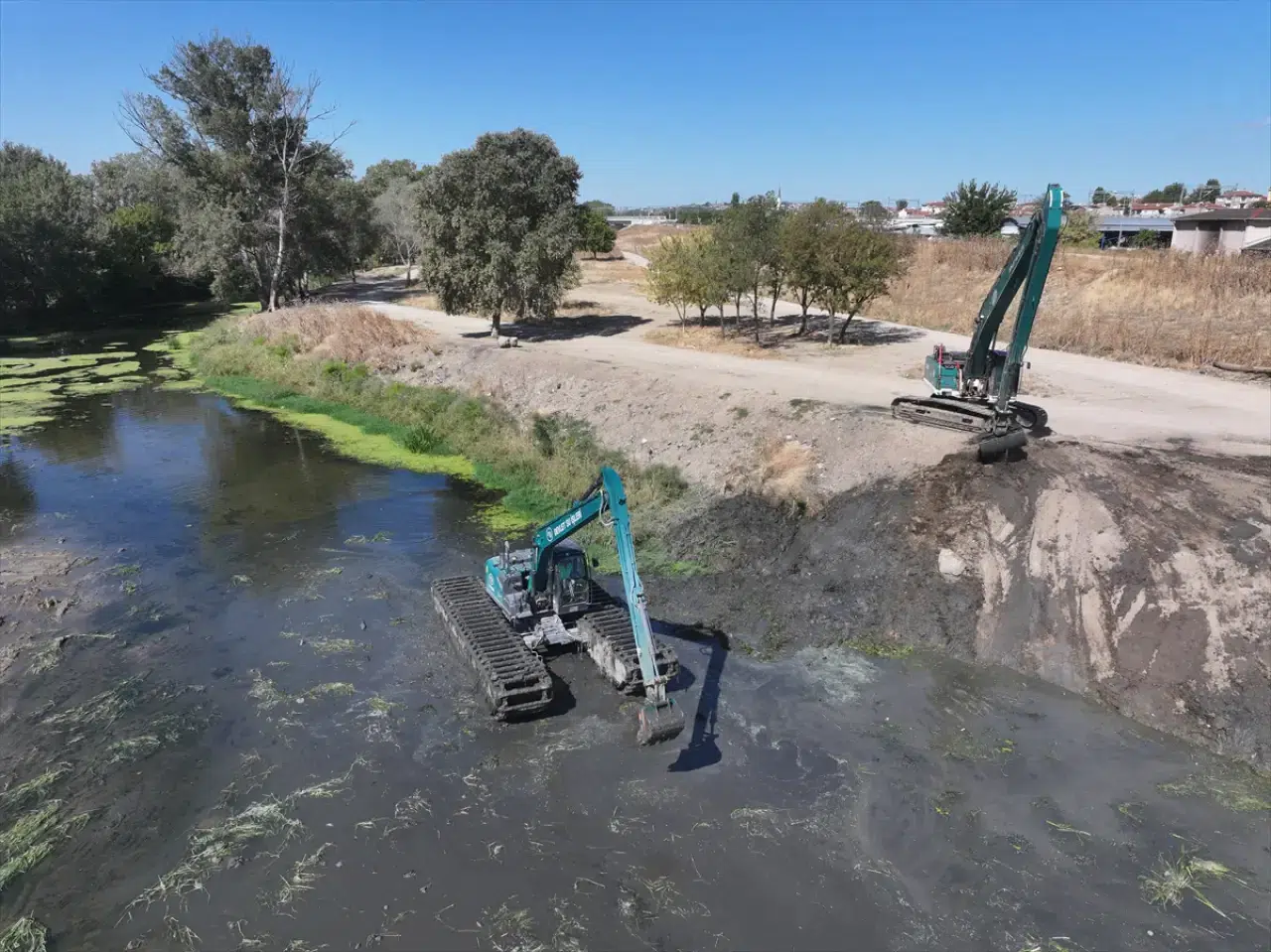 Edirne Tunca Nehri’nde sonunda temizlik çalışması başlatıldı 2