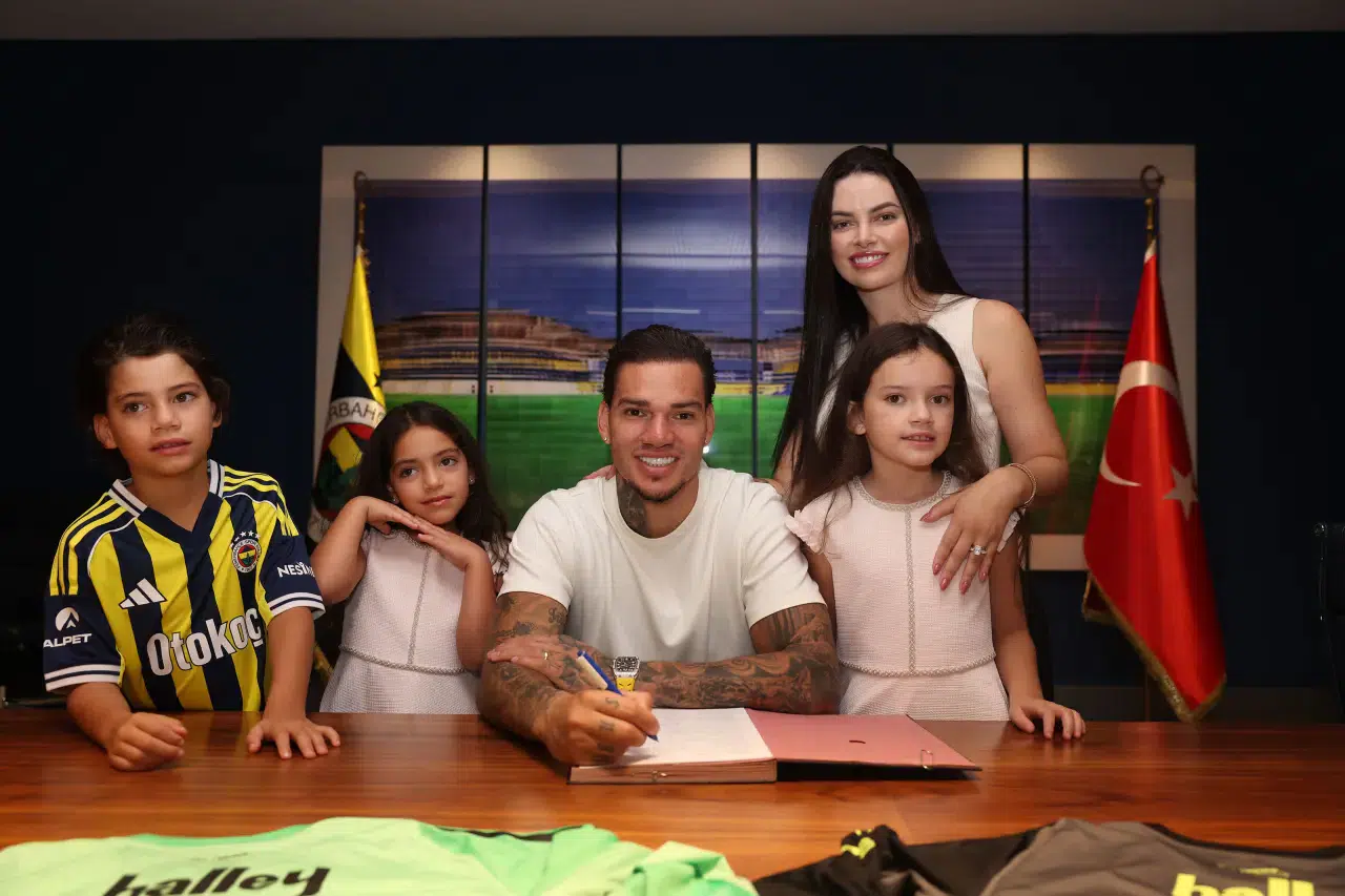 Dünyaca ünlü kaleci Ederson, Fenerbahçe'ye imza attı! 2