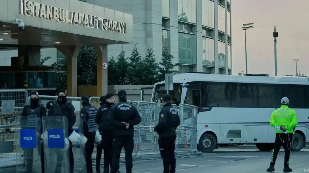 Dalga dalga İBB operasyonları: Gözaltılar, tutuklamalar ve tahliyeler 12