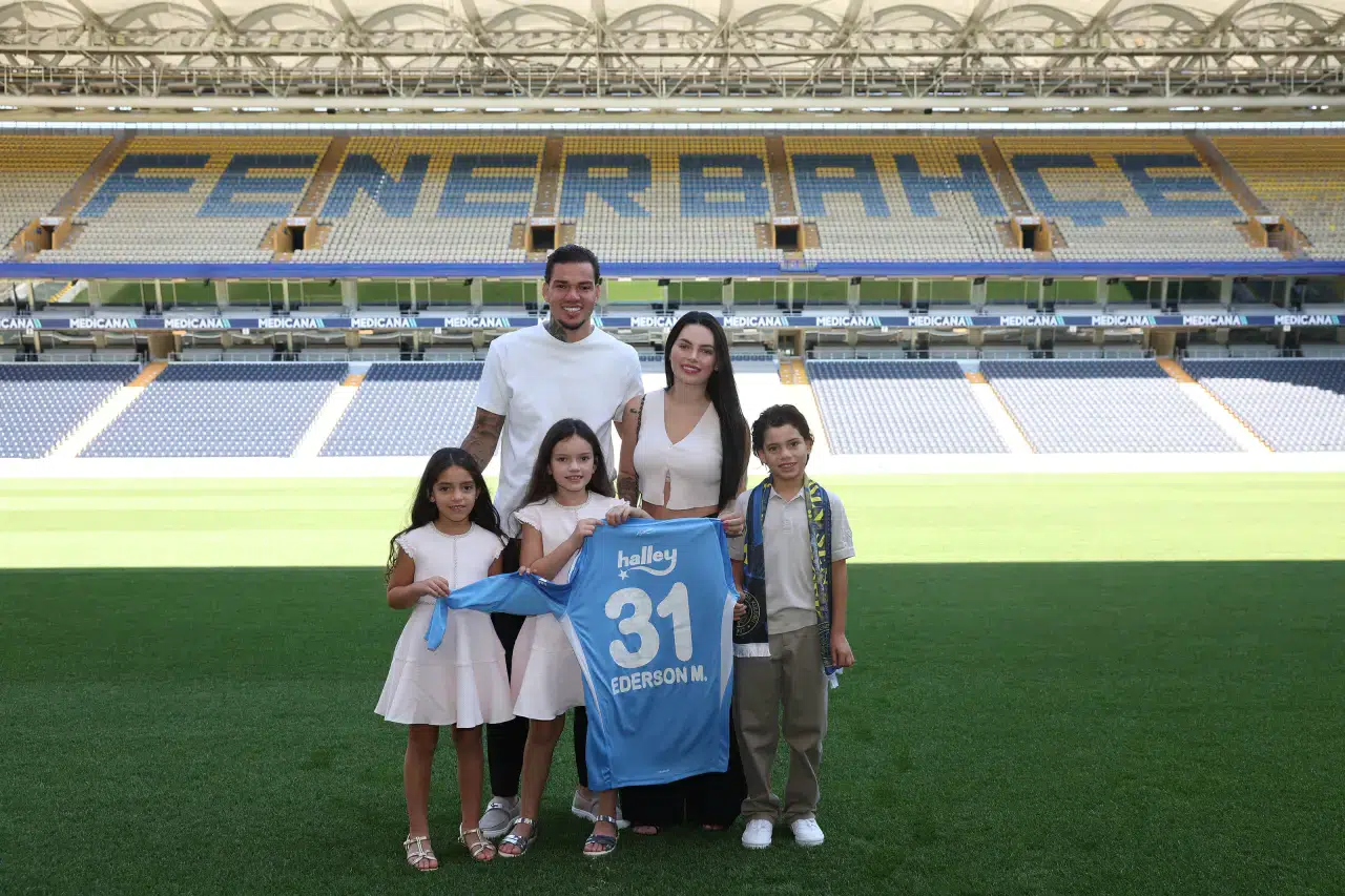 Dünyaca ünlü kaleci Ederson, Fenerbahçe'ye imza attı! 8