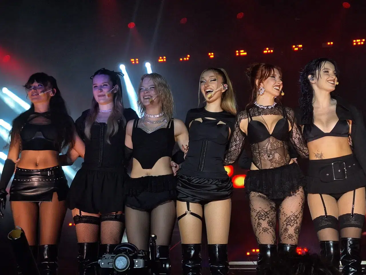 Manifest’in +18 konseri sosyal medyayı salladı 3