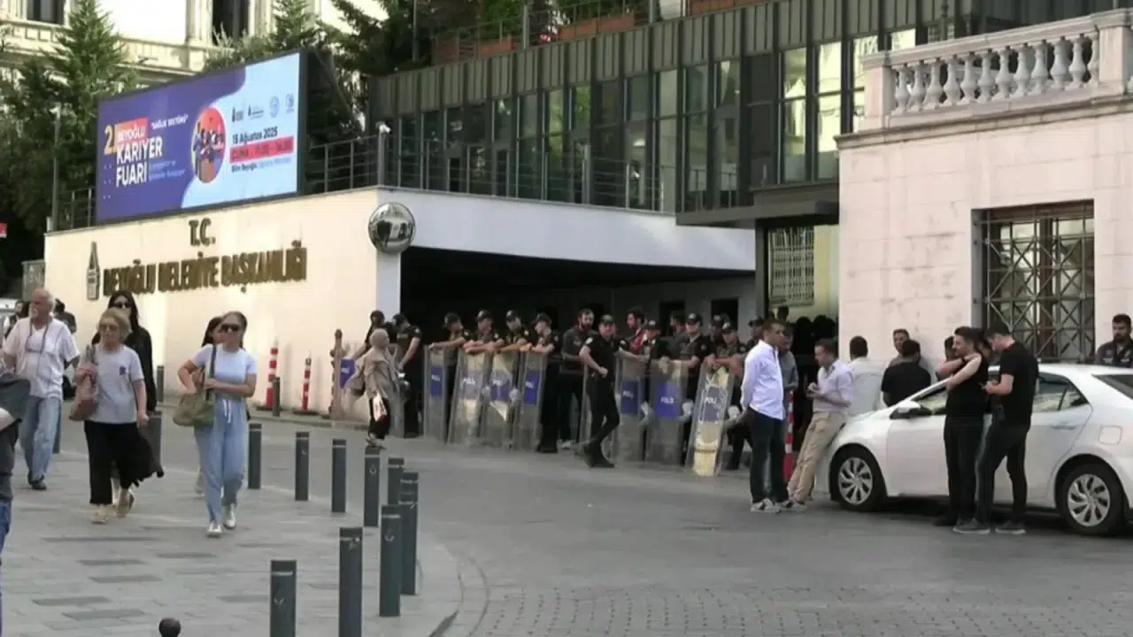 Dalga dalga İBB operasyonları: Gözaltılar, tutuklamalar ve tahliyeler 9