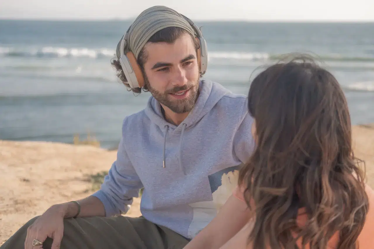 Psikologlar uyarıyor: “Benching” özgüveni sessizce çökertiyor 2