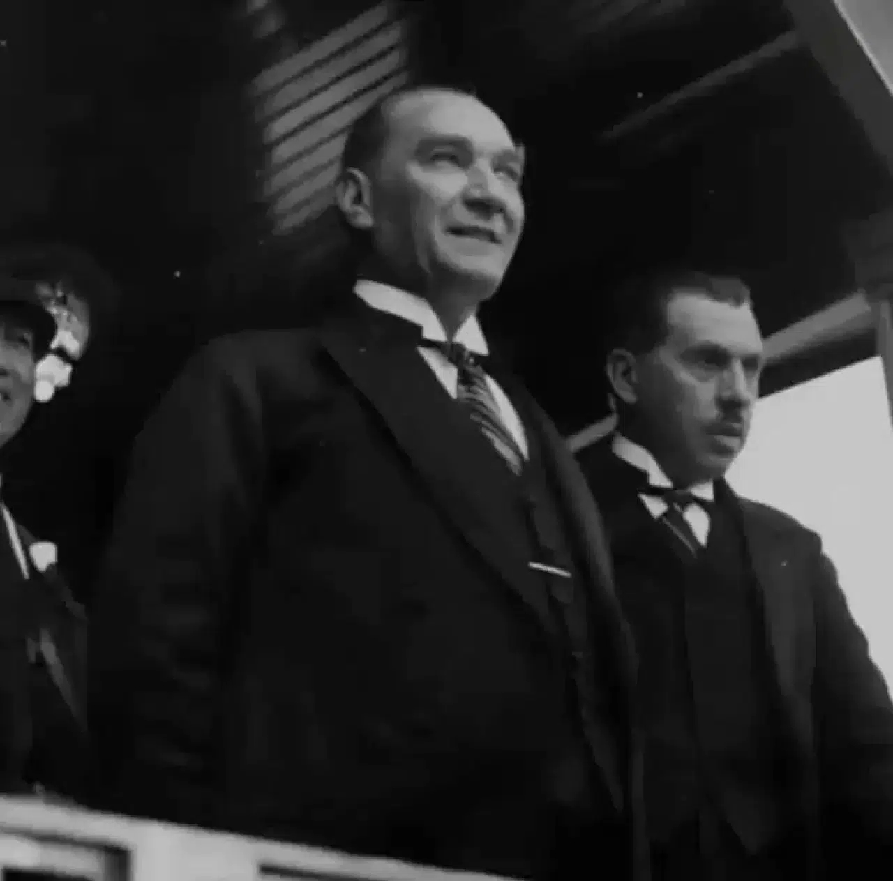 Ünlü isimler 10 Kasım'da Ata'sını unutmadı 1