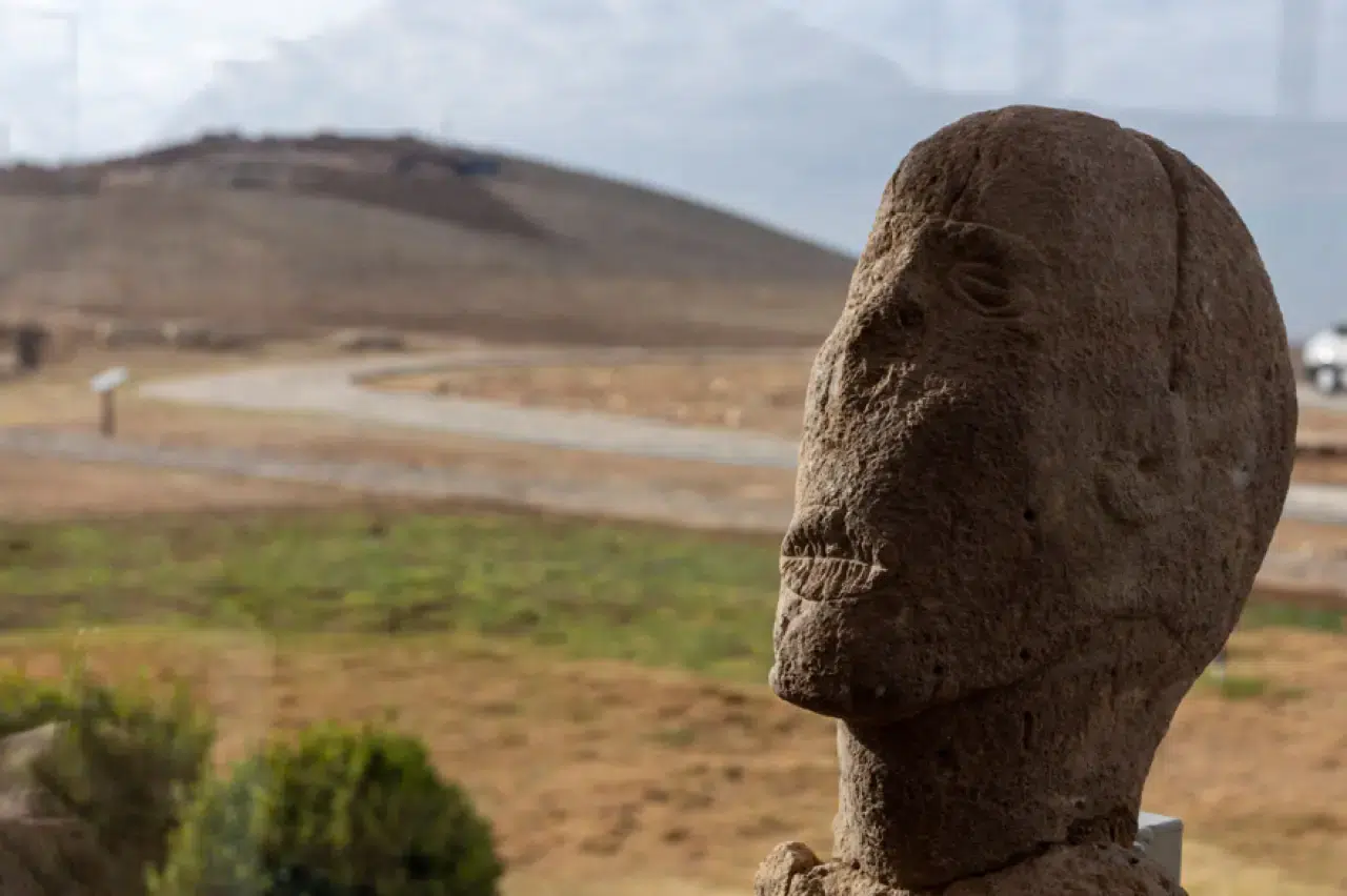 Göbeklitepe ve Karahantepe’de 30 yeni eser bulundu: “Ölüm yüzü” heykeli dikkat çekiyor 2