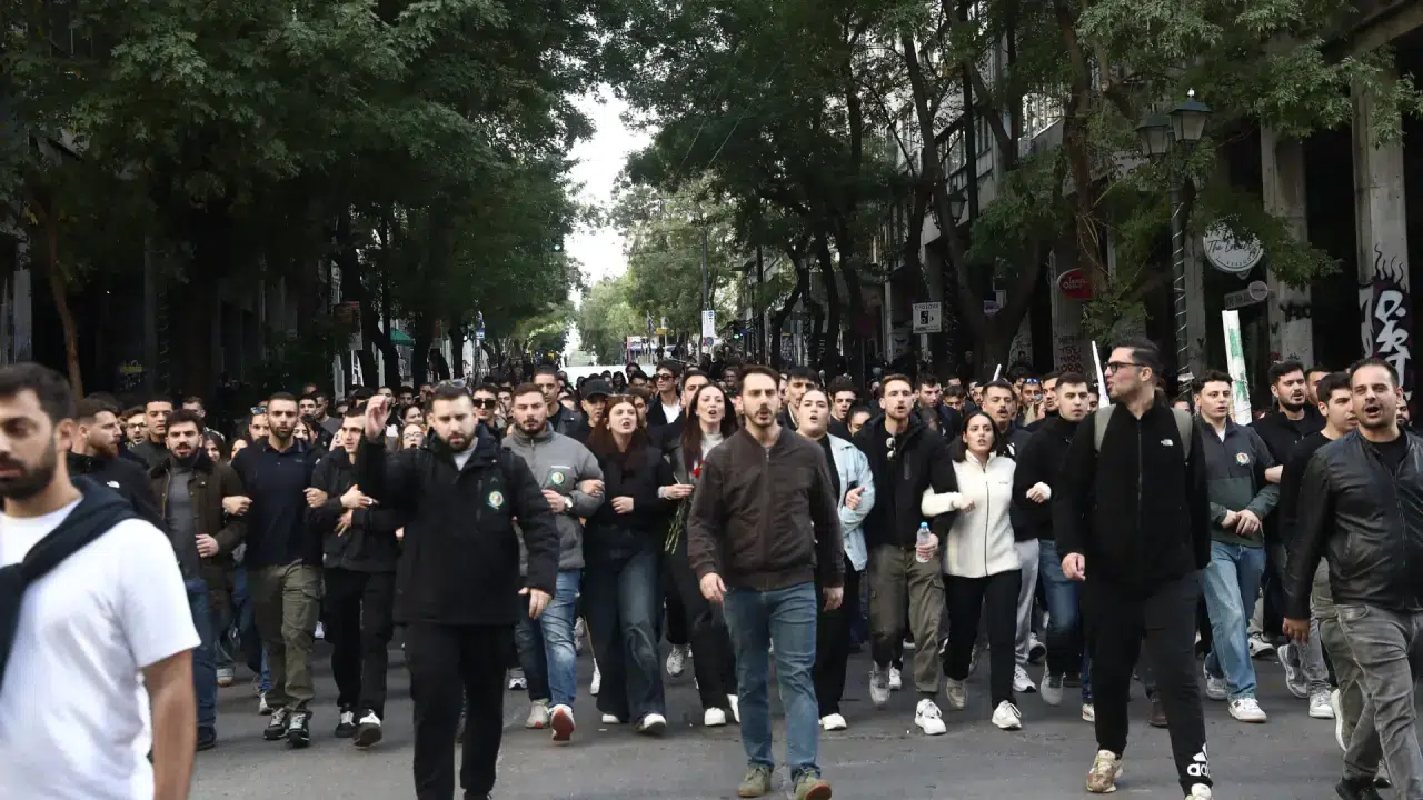 Yunanistan, cunta karşıtı Politeknik Direnişi'nin yıl dönümünde katledilenleri andı 3