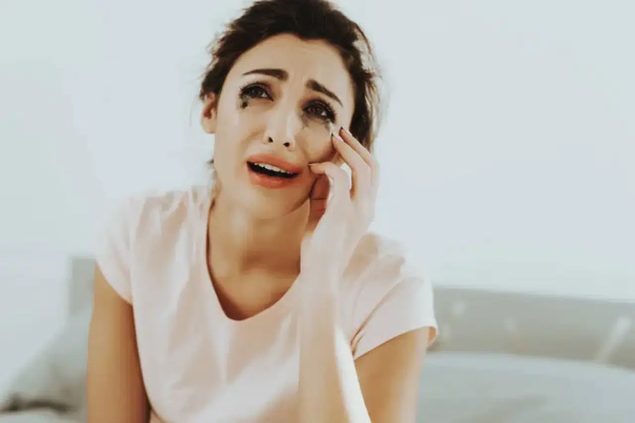 Cildinizi daha yaşlı gösteren 9 makyaj hatası: Genç görünüm için bunlardan kaçının! 5