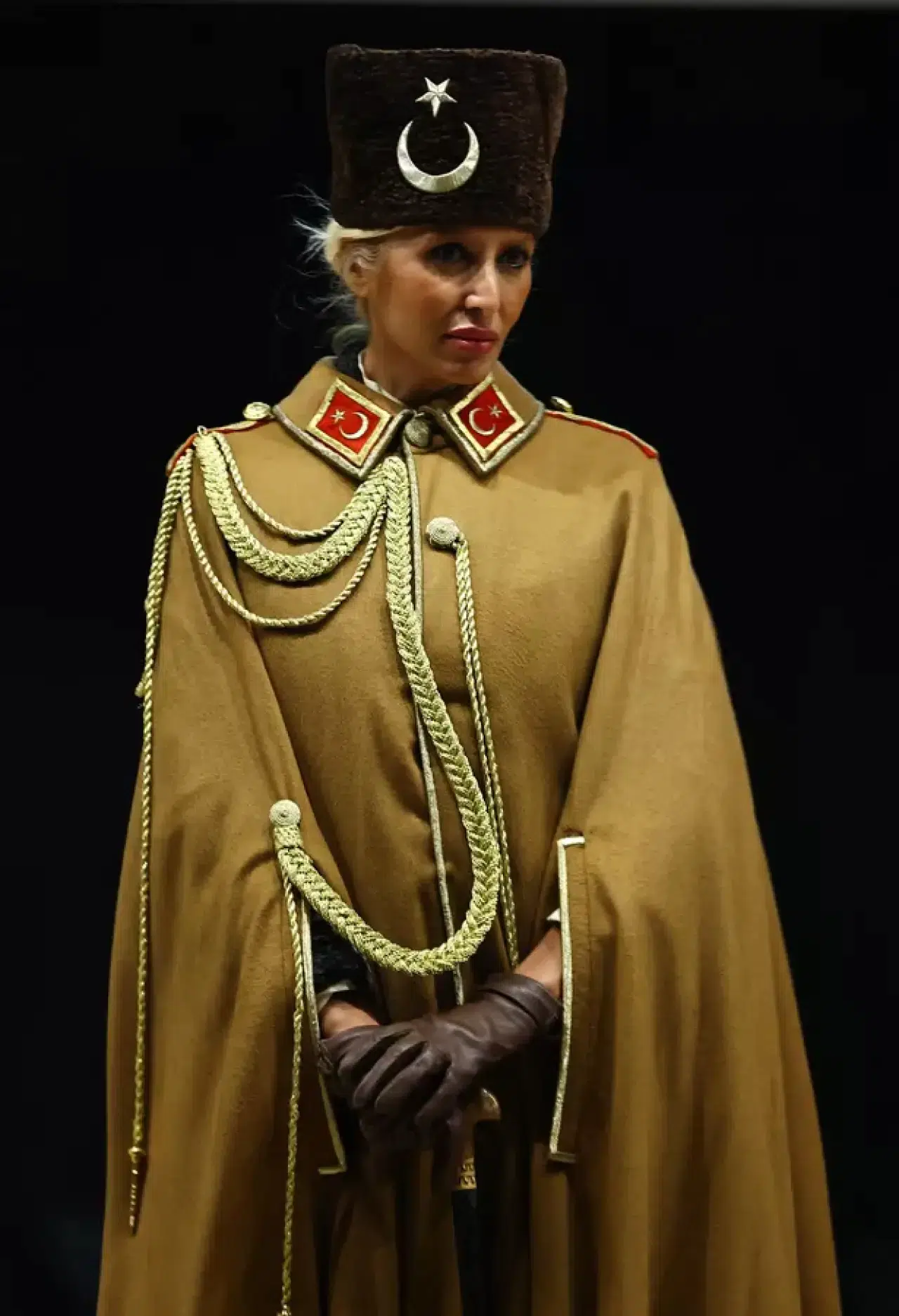 Ankara Olgunlaşma Enstitüsü’nden ‘Atatürk Kıyafetleri’ defilesi: 25 özel tasarım sahnelendi 7