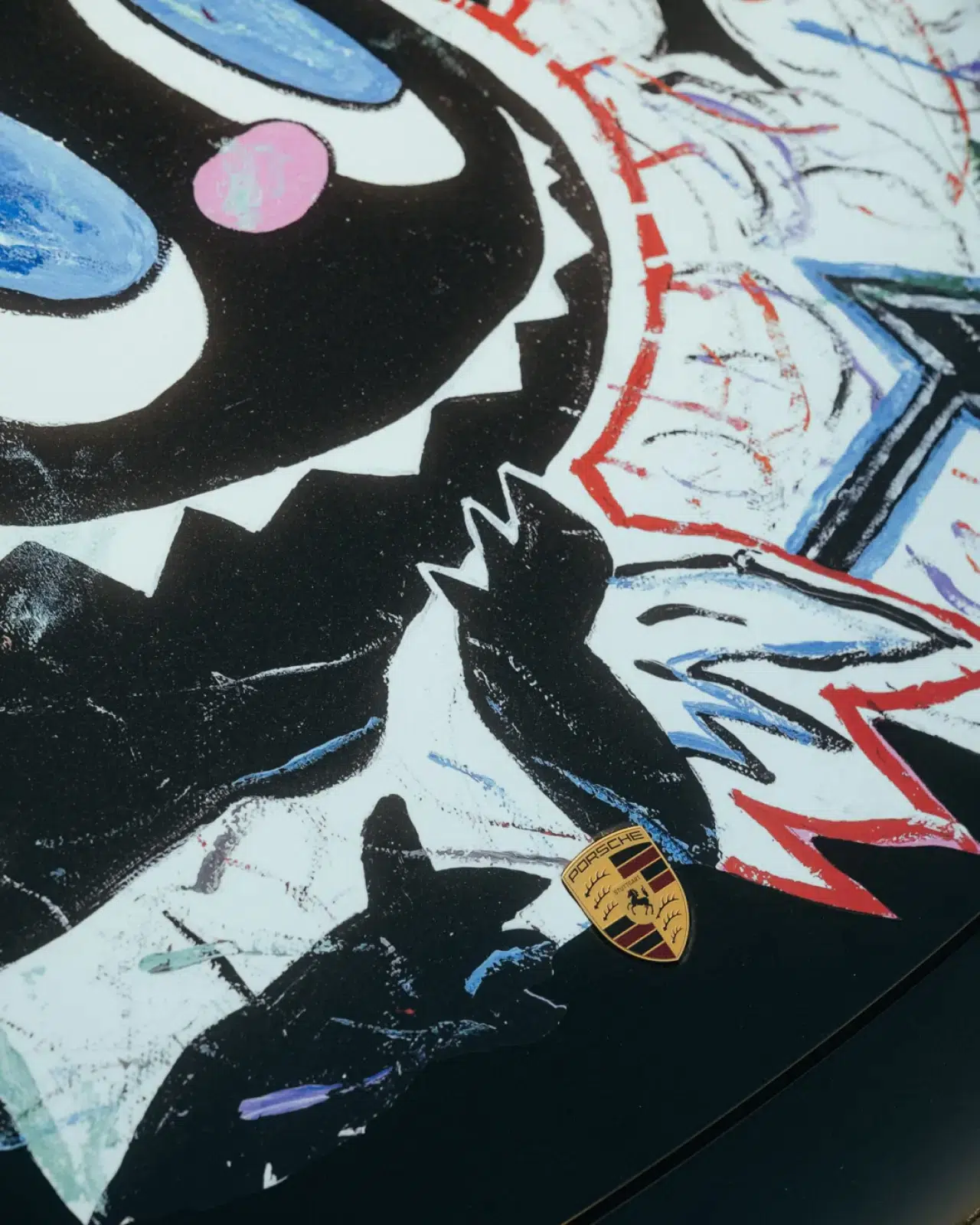 Oyuncak kutusundan çıktı, gaza bastı: Labubu’nun yeni oyuncağı bir Porsche! 6