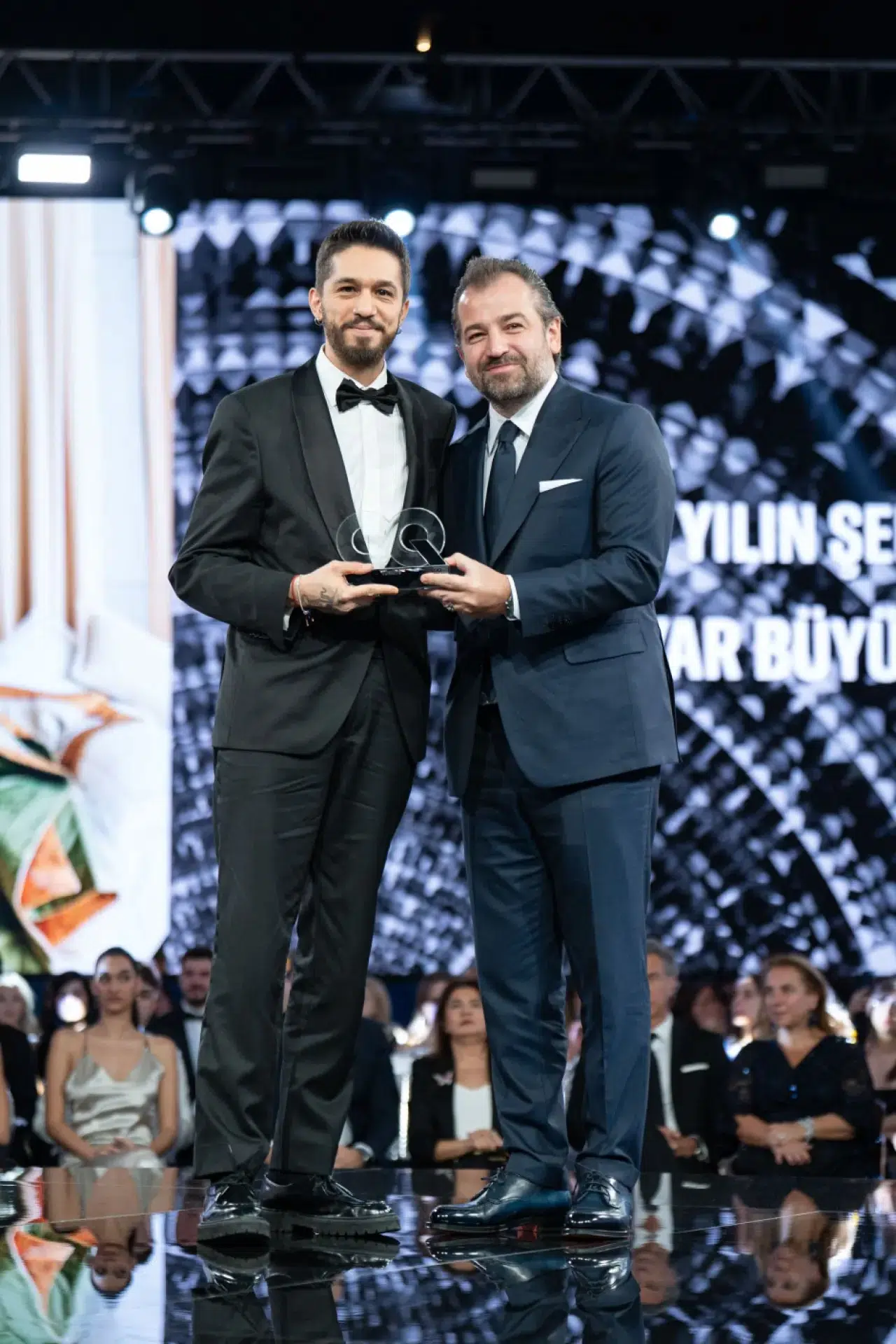 GQ Men Of The Year 2025'te yıldızlar geçidi: Edis, Mert Yazıcıoğlu ve Victor Osimhen ödül aldı 11
