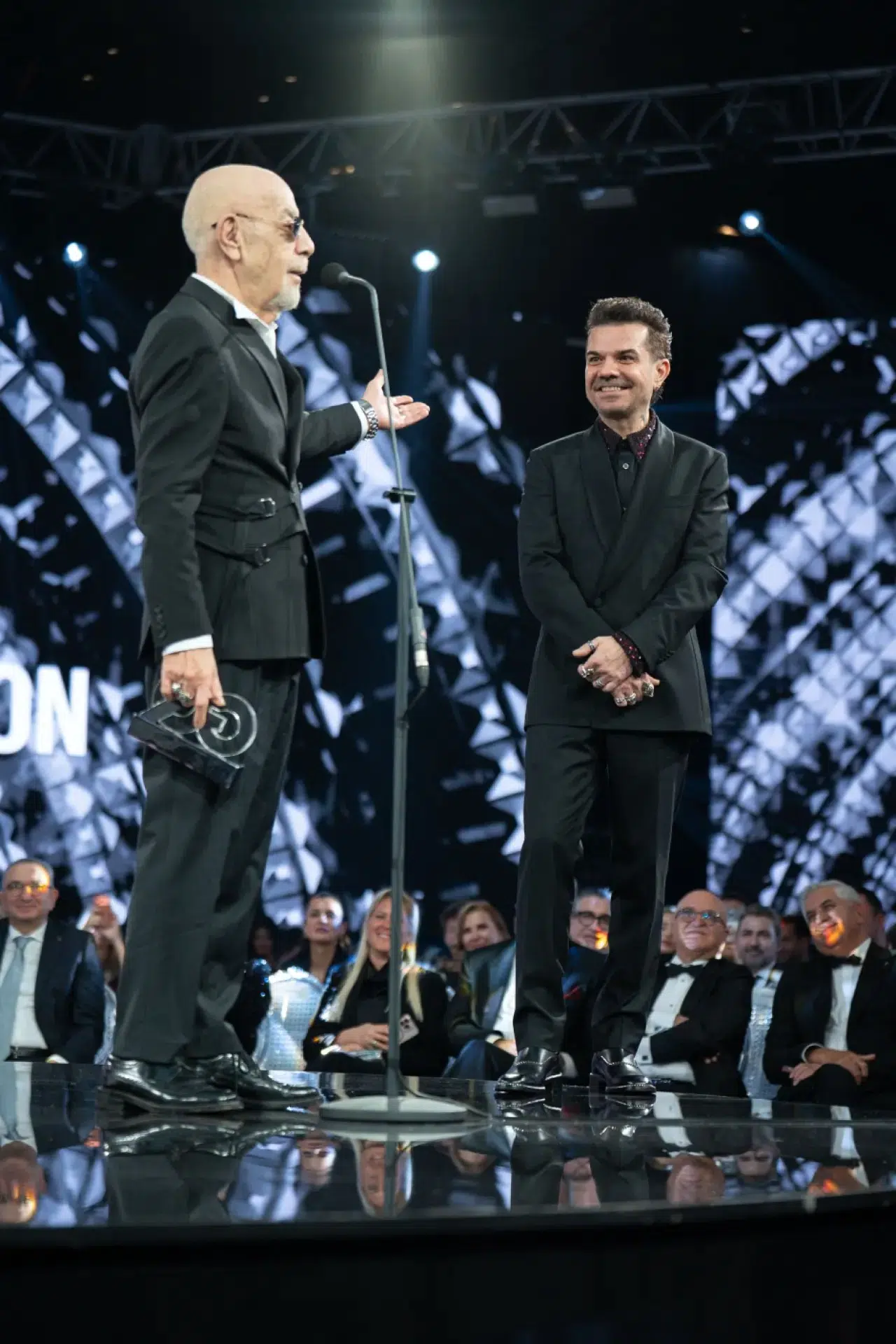 GQ Men Of The Year 2025'te yıldızlar geçidi: Edis, Mert Yazıcıoğlu ve Victor Osimhen ödül aldı 3