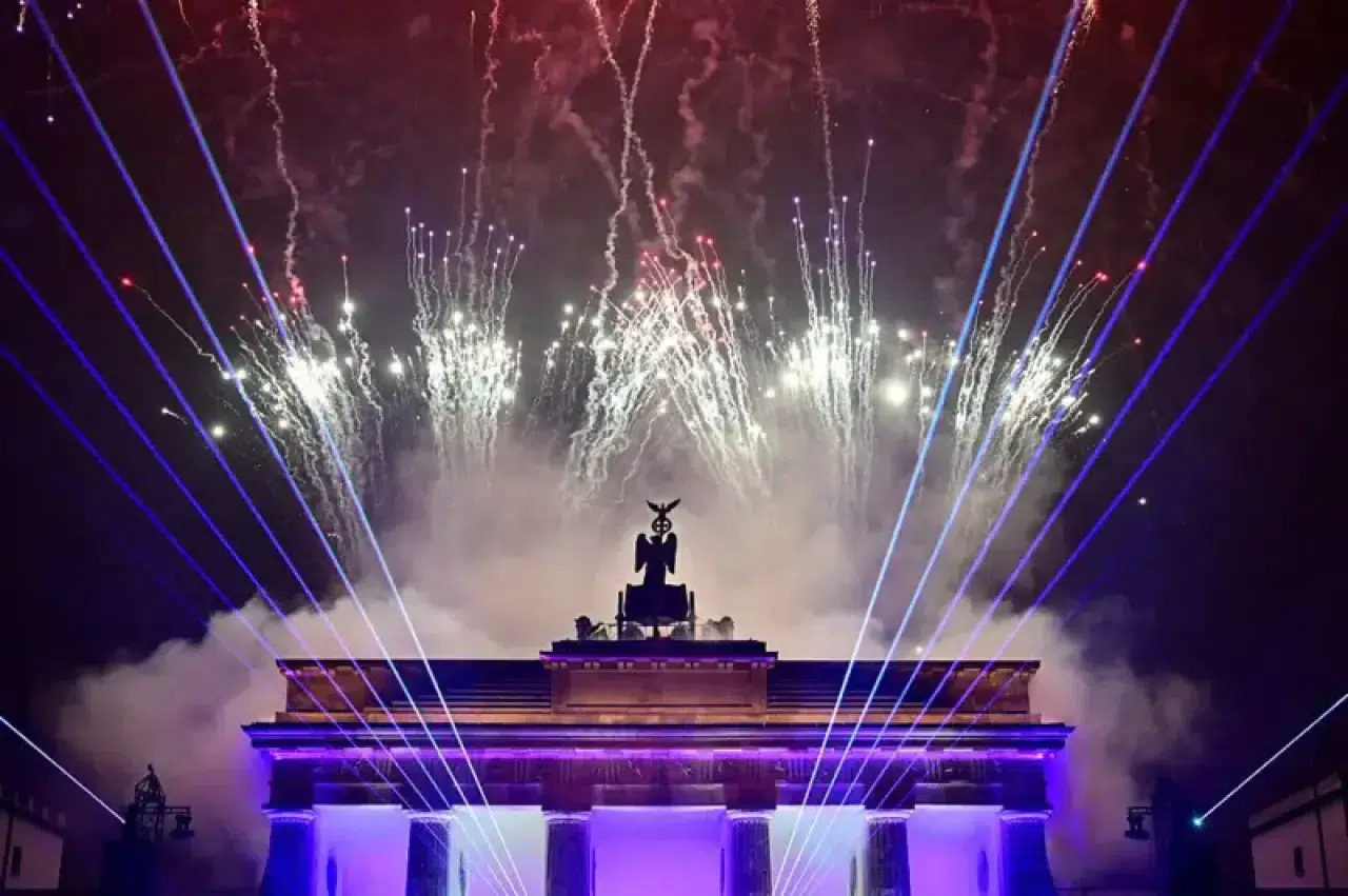 2026 coşkusu meydanlara taştı: İstanbul’dan New York’a yeni yıl kutlamaları 3