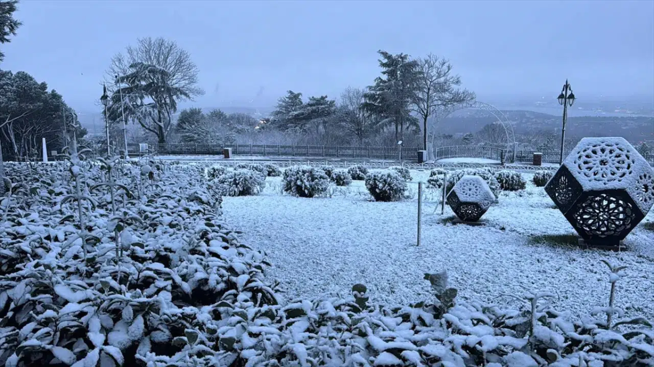 İstanbul'da kar yağışı başladı 4