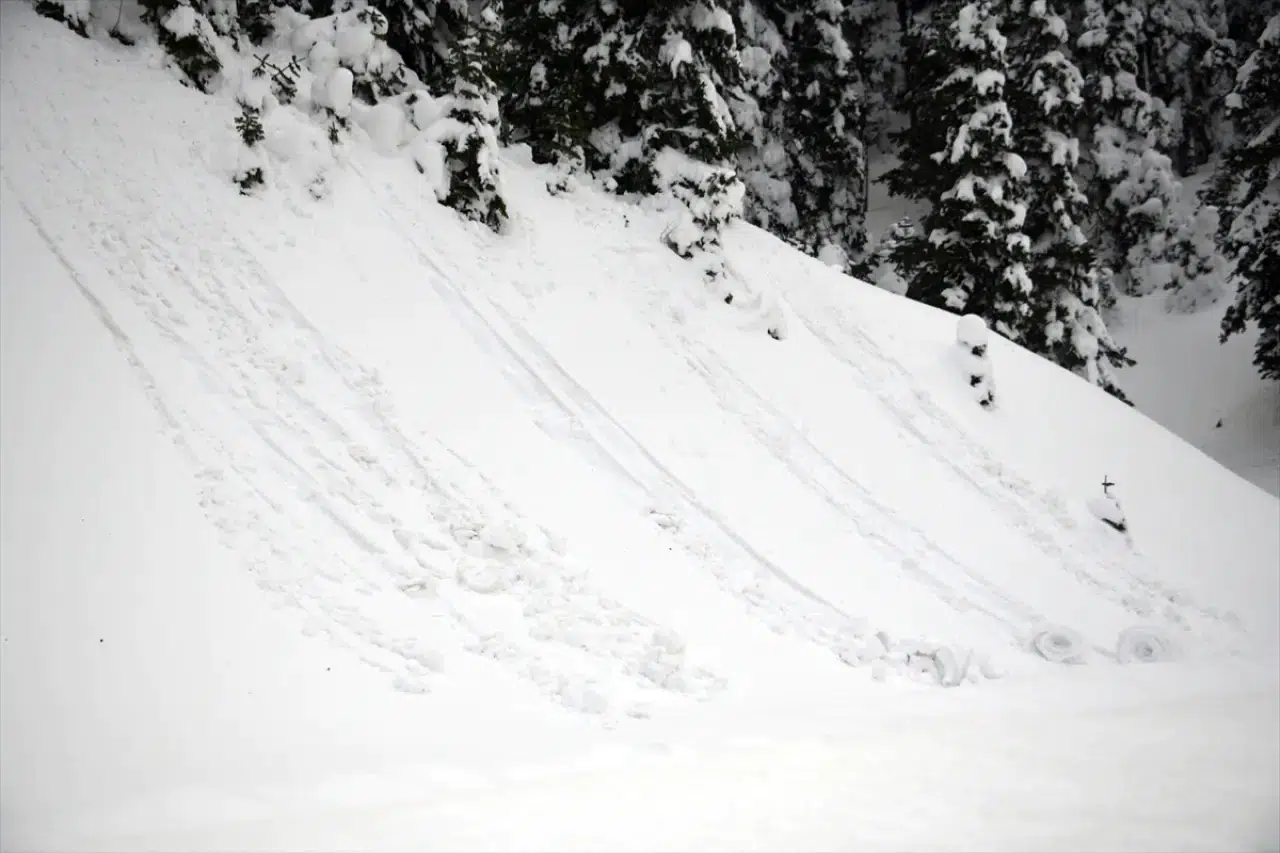 Ilgaz Dağı'nda nadir doğa olayı: Kar ruloları hayran bıraktı 4