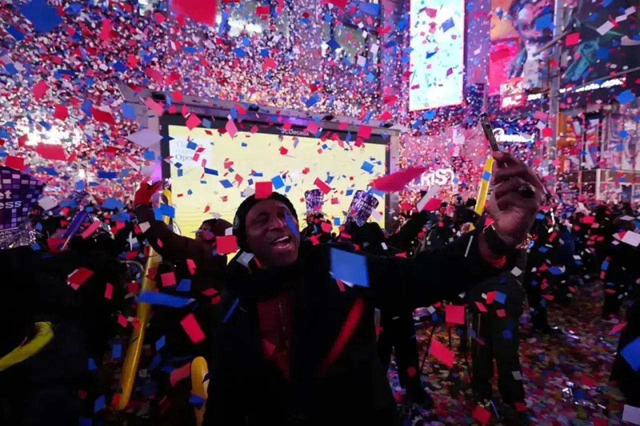 2026 coşkusu meydanlara taştı: İstanbul’dan New York’a yeni yıl kutlamaları 7