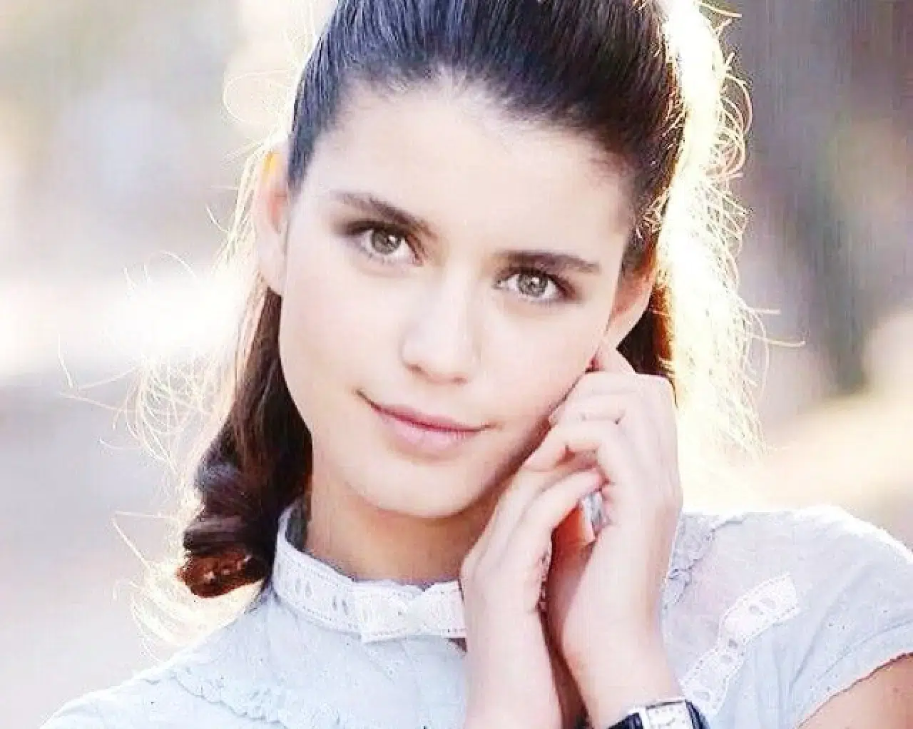 Beren Saat’in “CapitaliZoo” şarkısı sosyal medyada tartışılıyor: “Bu bir şımarıklık değil, derdini anlatma çabası” 3