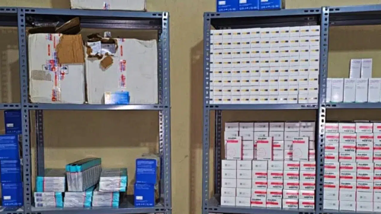 Binlerce son kullanma tarihi geçmiş ilaç ele geçirildi: 3 kişi gözaltında