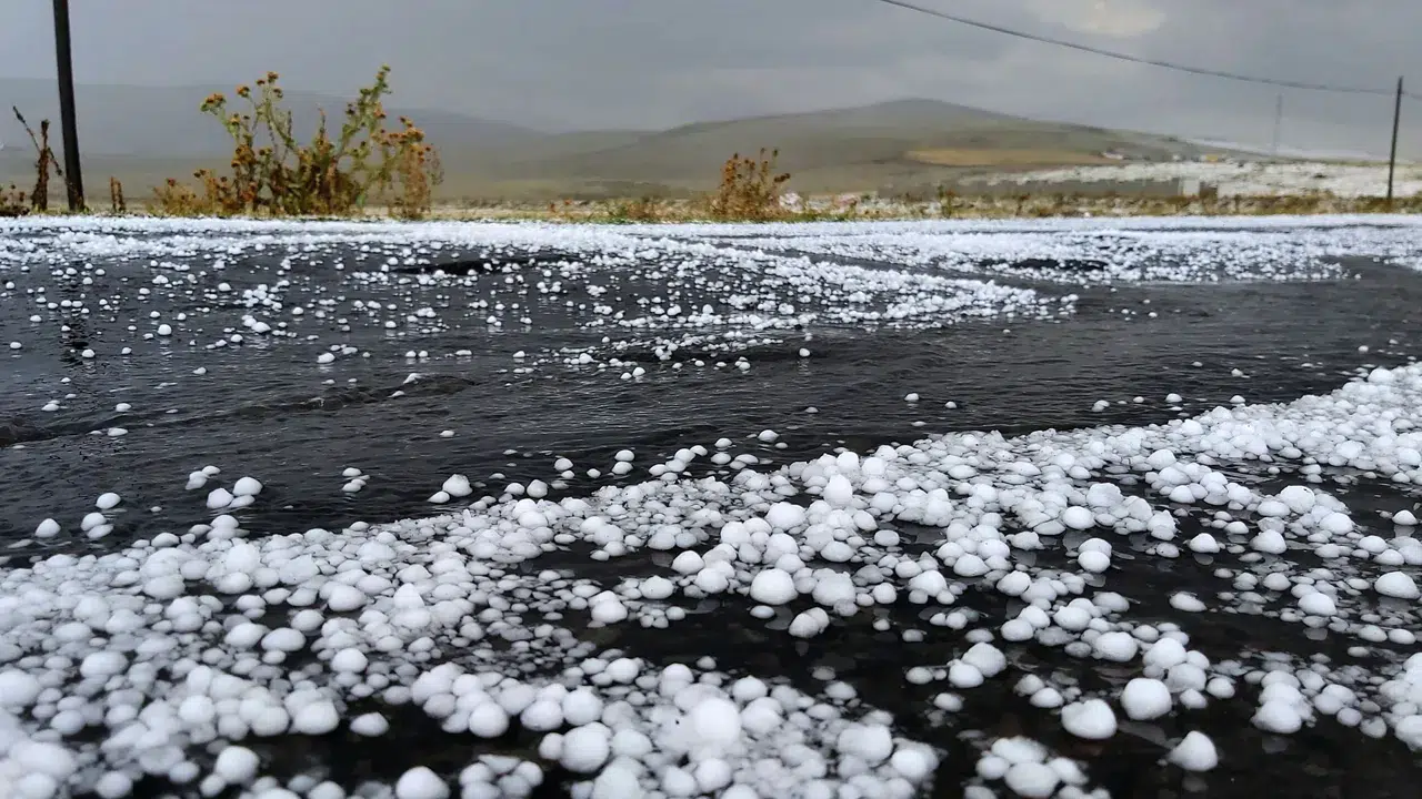 AKOM'dan İstanbul için dolu uyarısı