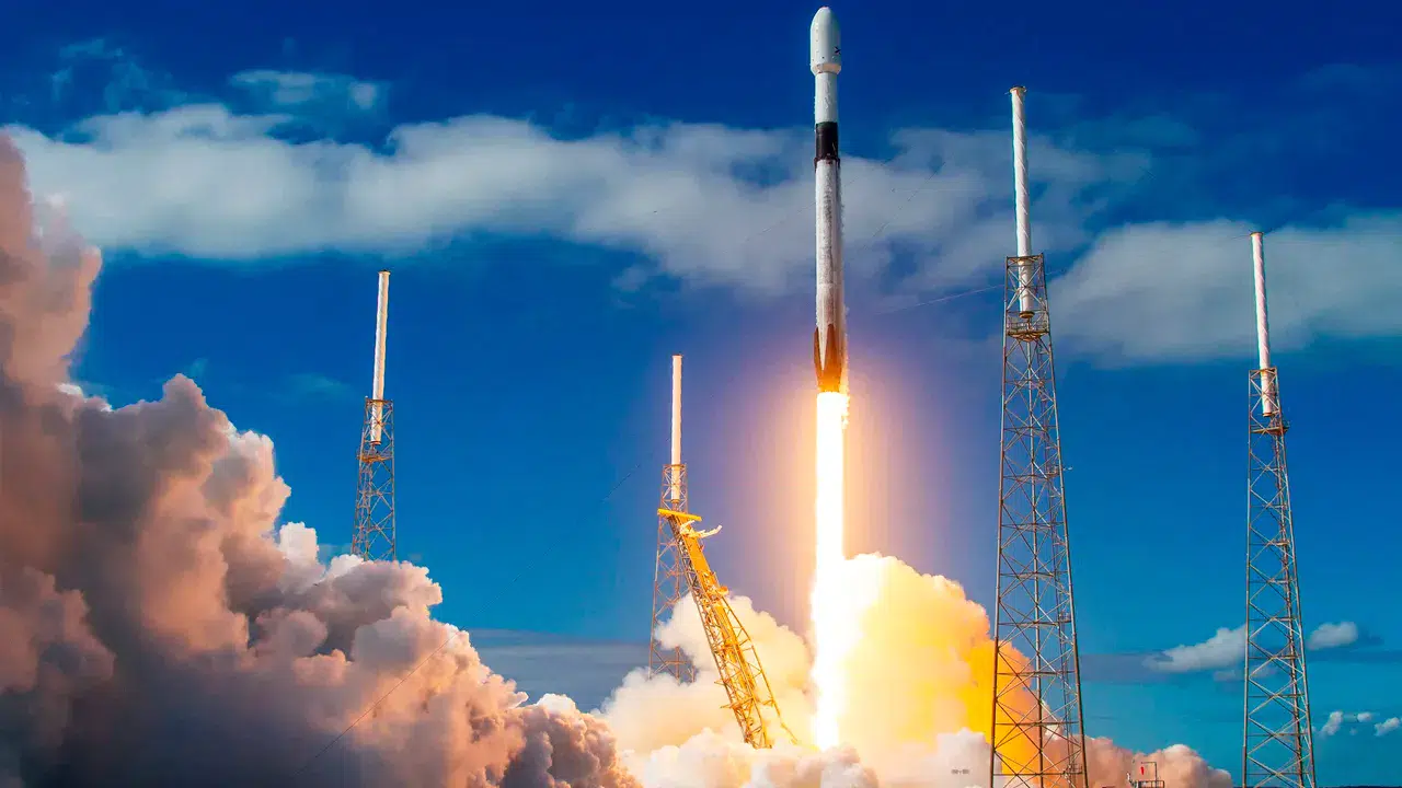 SpaceX, 5 günde 84 Starlink uydusunu uzaya fırlattı