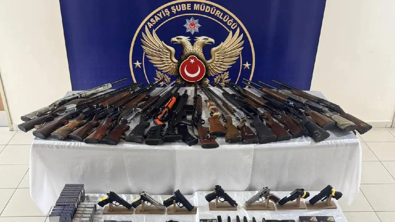 Düzce’de sosyal medyada silah teşhiri yapan 20 kişiye operasyon