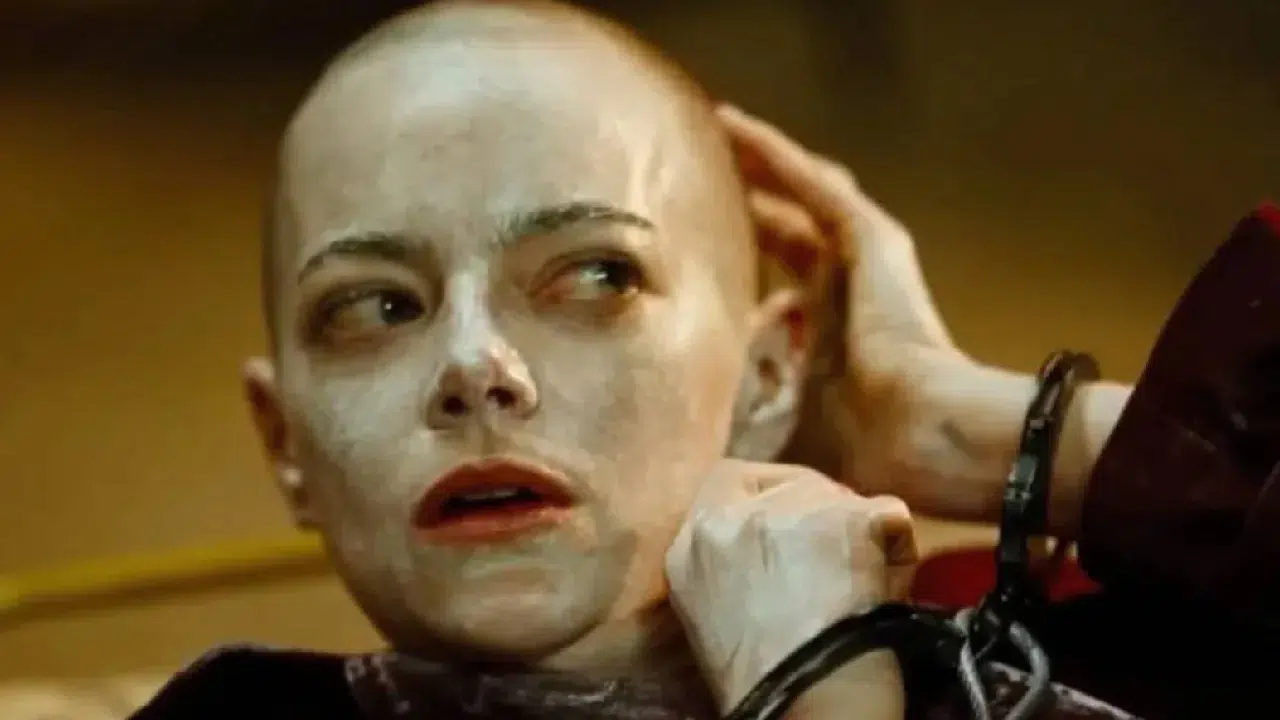 ‘Bugonia’da gösterim için sıra dışı şart: Kel olmayan izleyemez