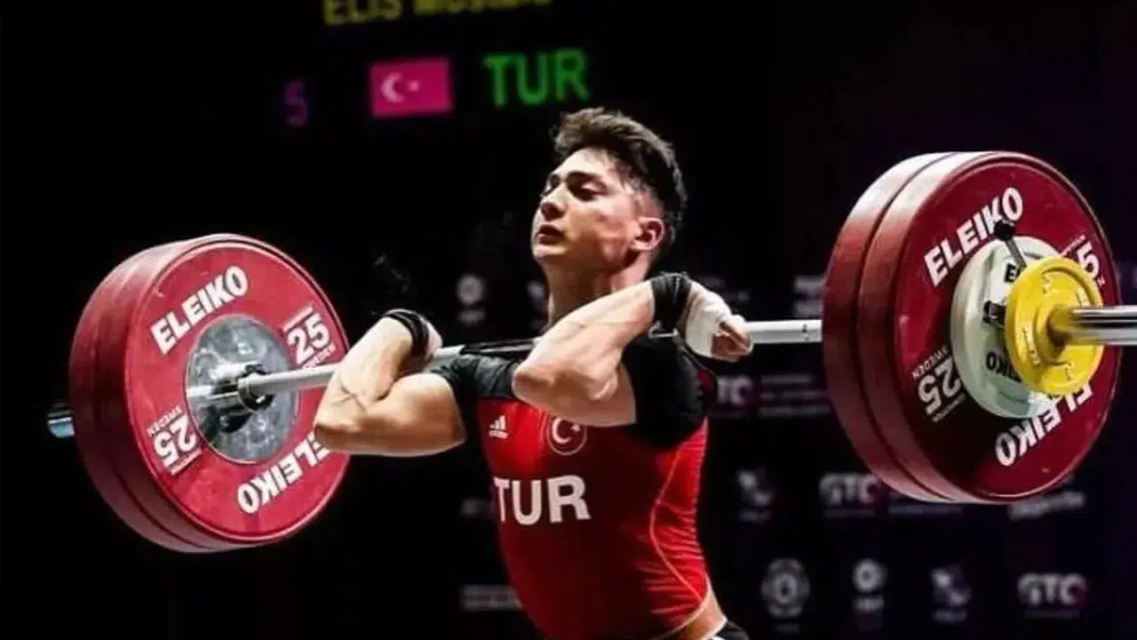 Mustafa Eliş, Gençler Avrupa Halter Şampiyonası’nda 3 altın madalya kazandı