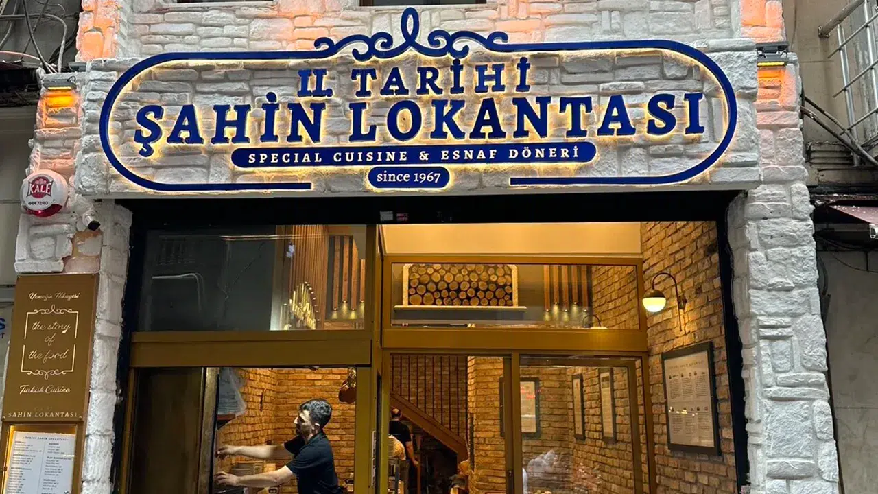 İstanbul Beyoğlu'nun simgelerinden 58 yıllık tarihi lokanta iflasını açıkladı