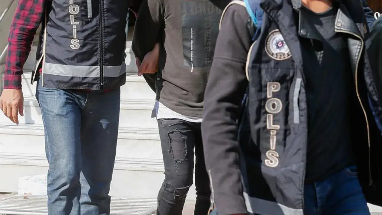 Ali Yerlikaya: İstanbul merkezli 9 ilde düzenlenen operasyonda 42 şüpheli yakalandı