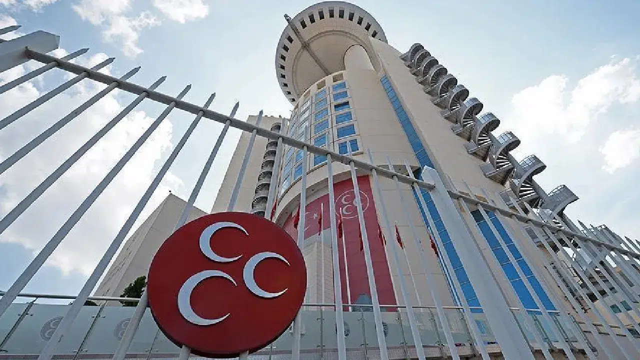 Ünlülere şafak operasyonu sonrası MHP’den dikkat çeken uyarı