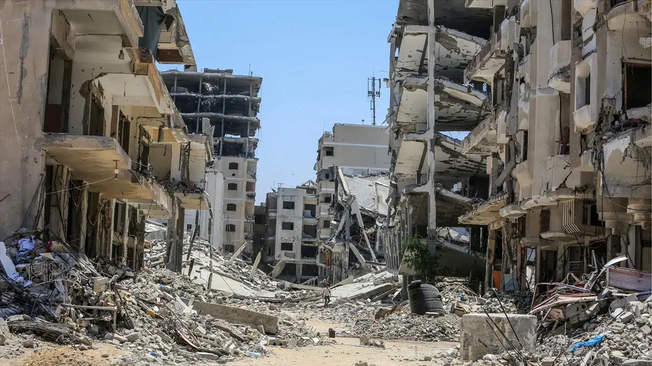 2 yıllık savaşın Gazze'den götürdükleri: Tarım arazilerinin tamamı çöp durumda, Washington'ın iki katı kadar moloz yığını...