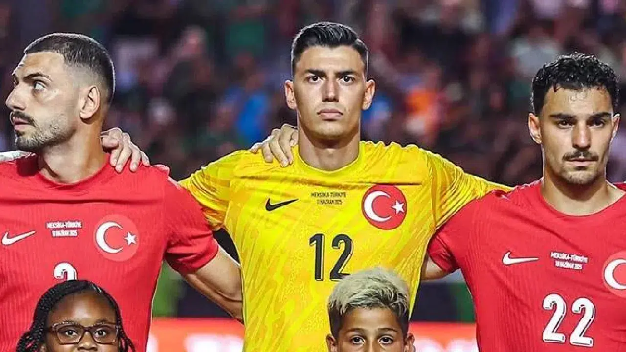 Berke Özer kimdir, nereli, kaç yaşında? Berke Özer hangi takımda oynuyor?