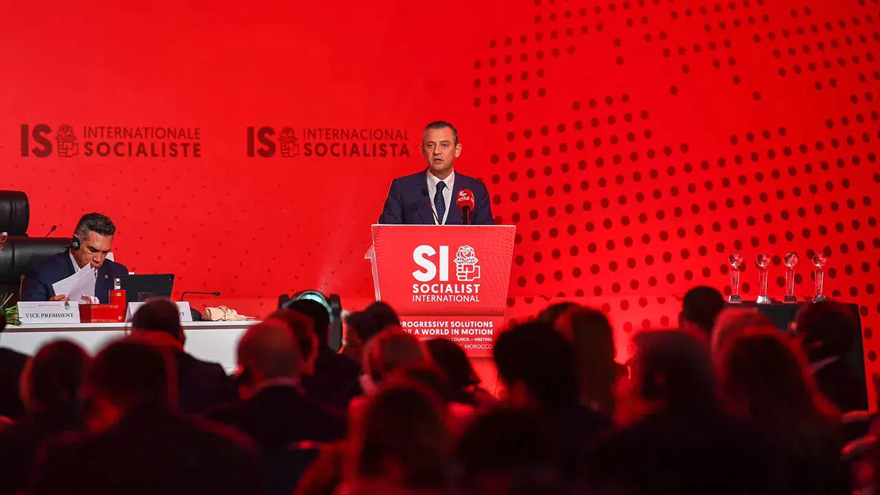 CHP Genel Başkanı Özgür Özel, Sosyalist Enternasyonal toplantısı için Madrid'e gidiyor
