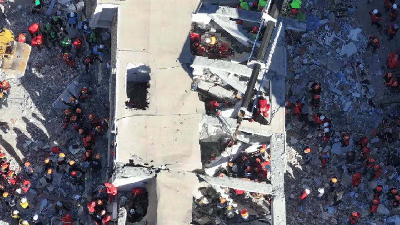 Gebze’de çöken binadan acı haber: Cansız bedenlerine ulaşıldı