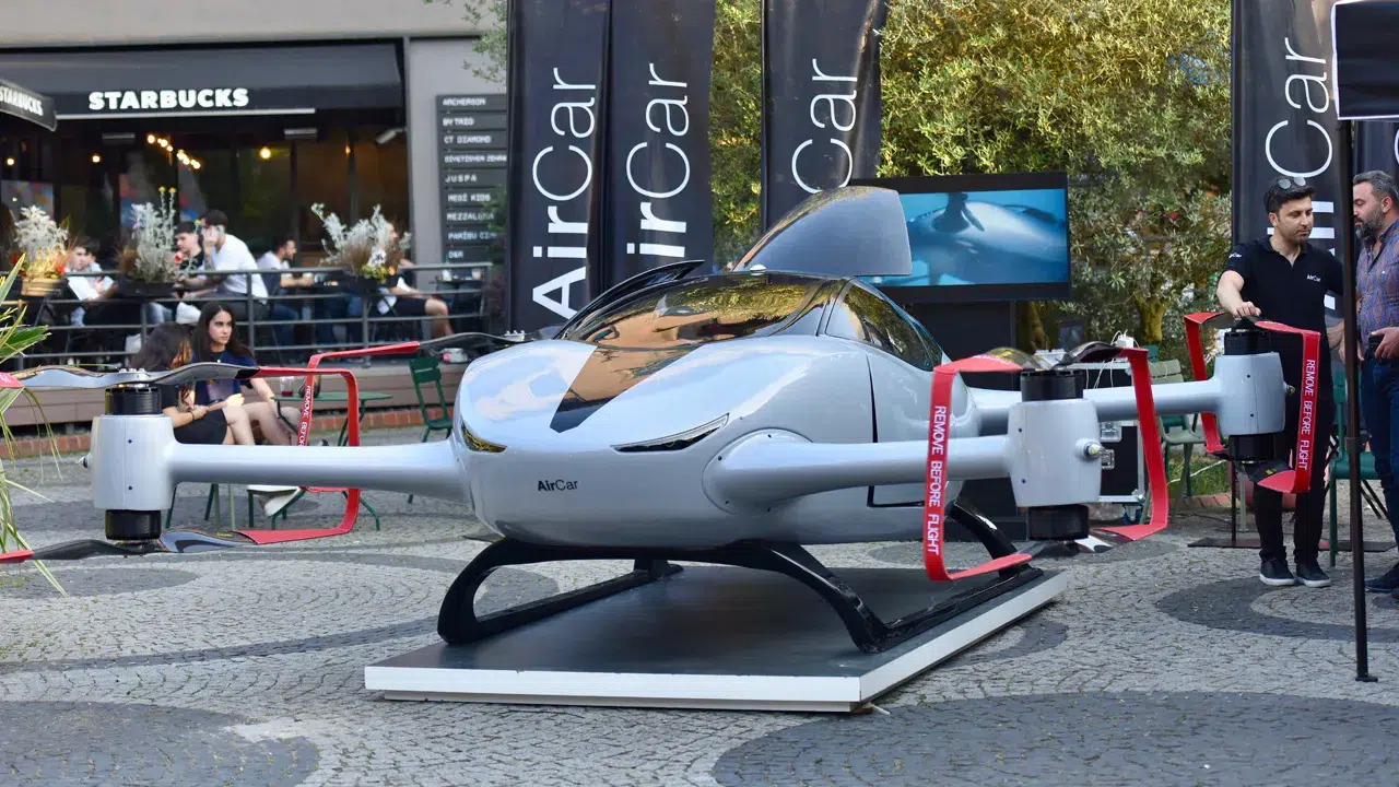 Yerli uçan araba AirCar ön siparişe açıldı