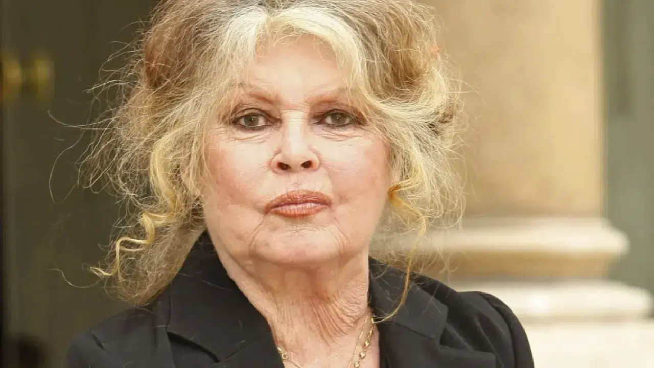 Fransız efsane Brigitte Bardot hastaneye kaldırıldı