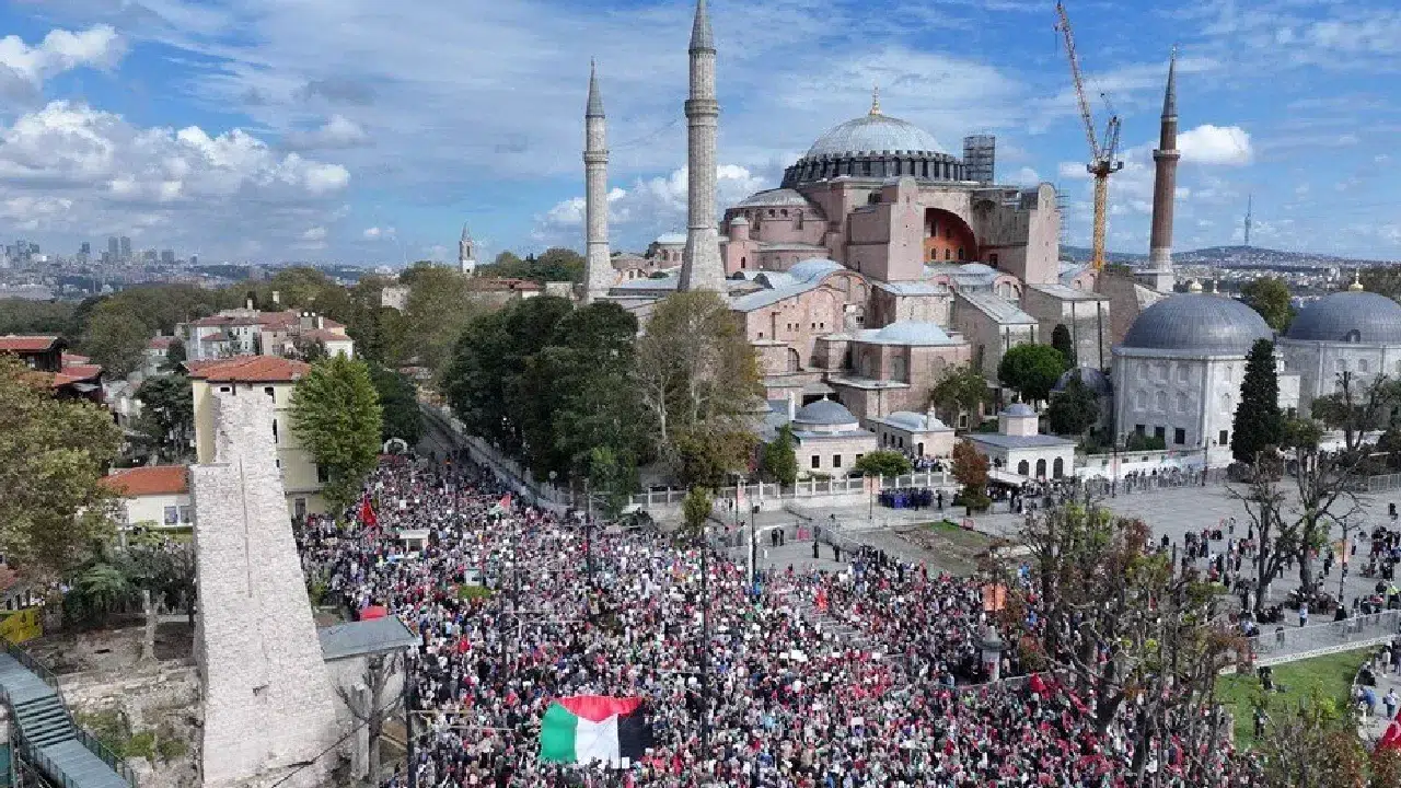 İstanbul, Ankara ve İzmir’de binler “Gazze için kararlılık yürüyüşü”nde buluştu