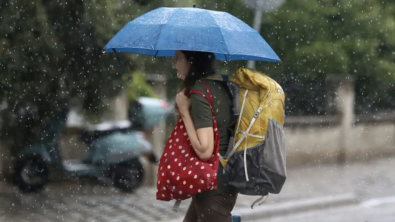 Meteoroloji'den önemli uyarı: Hava sıcaklığı düşüyor, kuvvetli sağanak geliyor