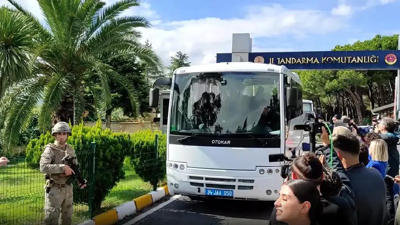 Uyuşturucu operasyonunda ünlülere sorulan sorular ortaya çıktı