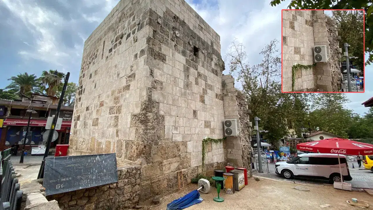 Antalya'da tarihi burcun duvarı, klima takmak amacıyla delindi