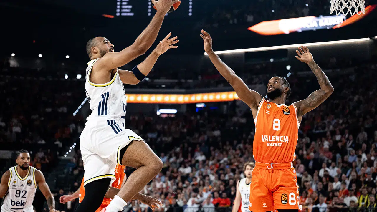 Fenerbahçe Beko, Valencia Basket’e 92-79 yenildi