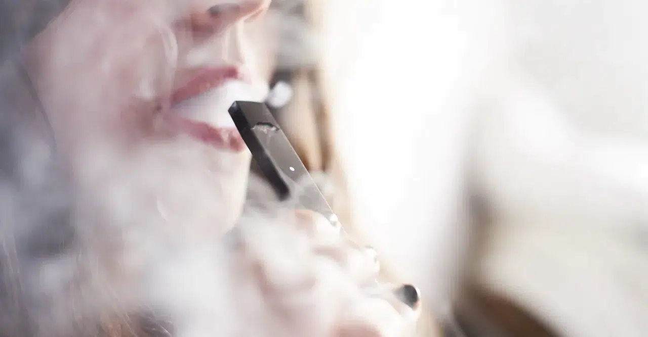 Elektronik sigara, sigarayı bıraktırmıyor ve akciğer kanseri riskini artırıyor