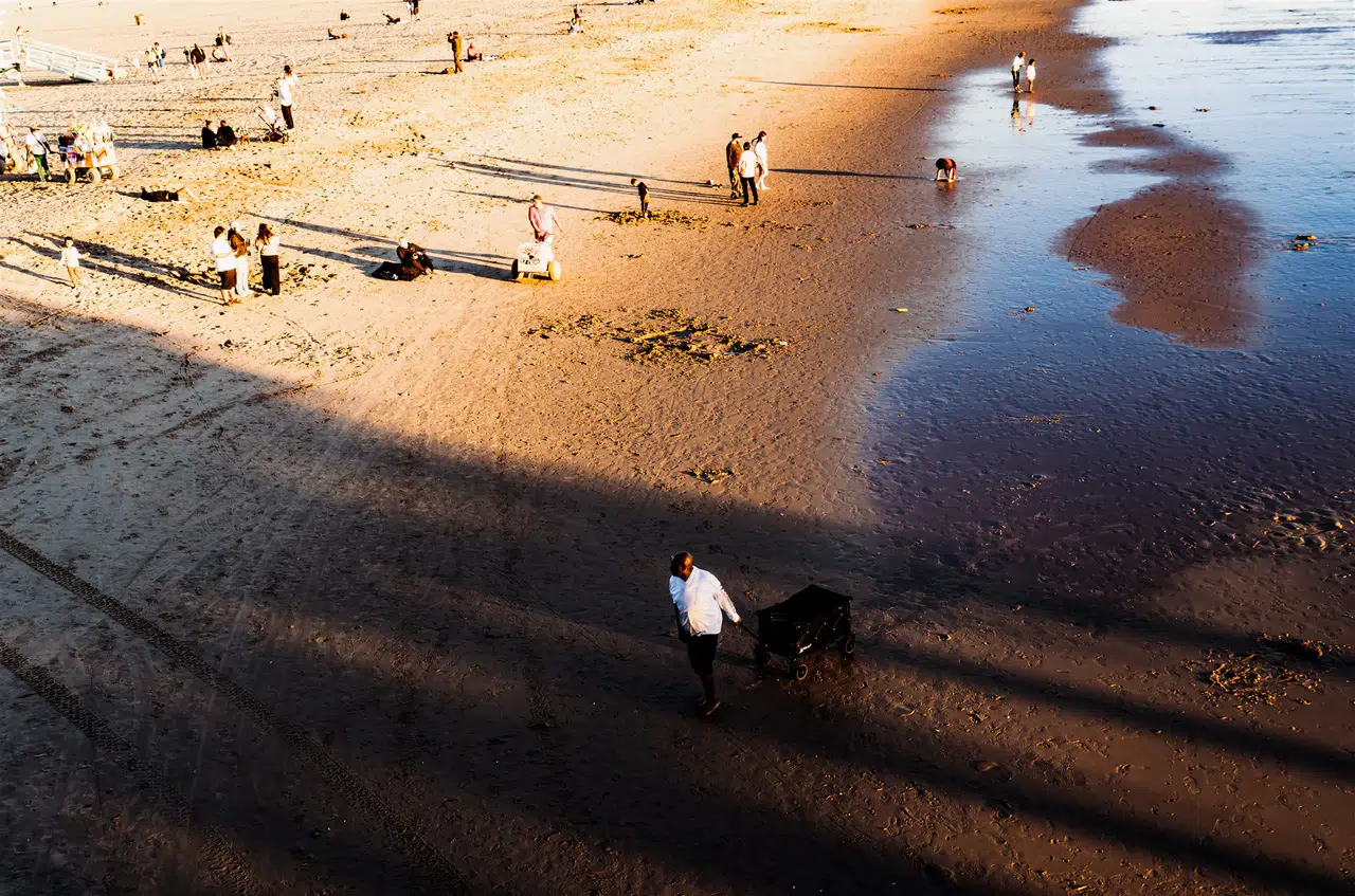 Zeki Demirkubuz sergisi: “Hayatta ve fotoğrafta en iyi pozu yalnızlar verir”