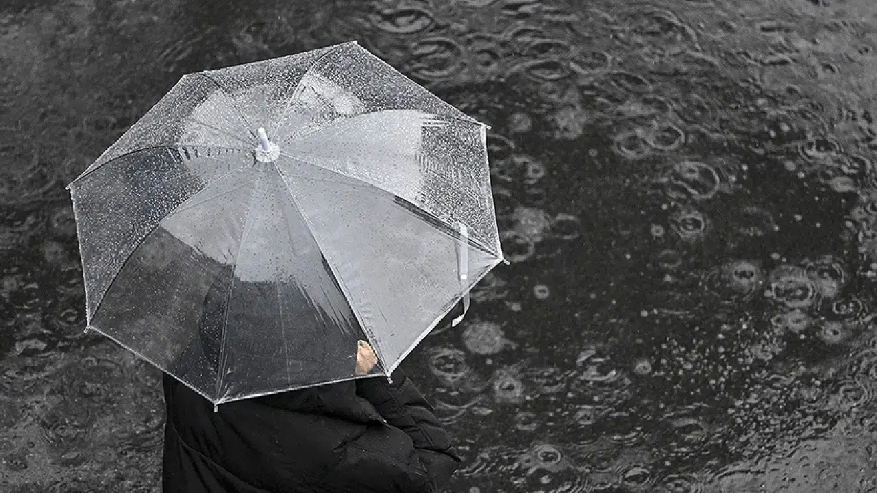 Yeni haftada hava soğuyor: Sıcaklıklar 7 derece düşecek, yağışlar geliyor!