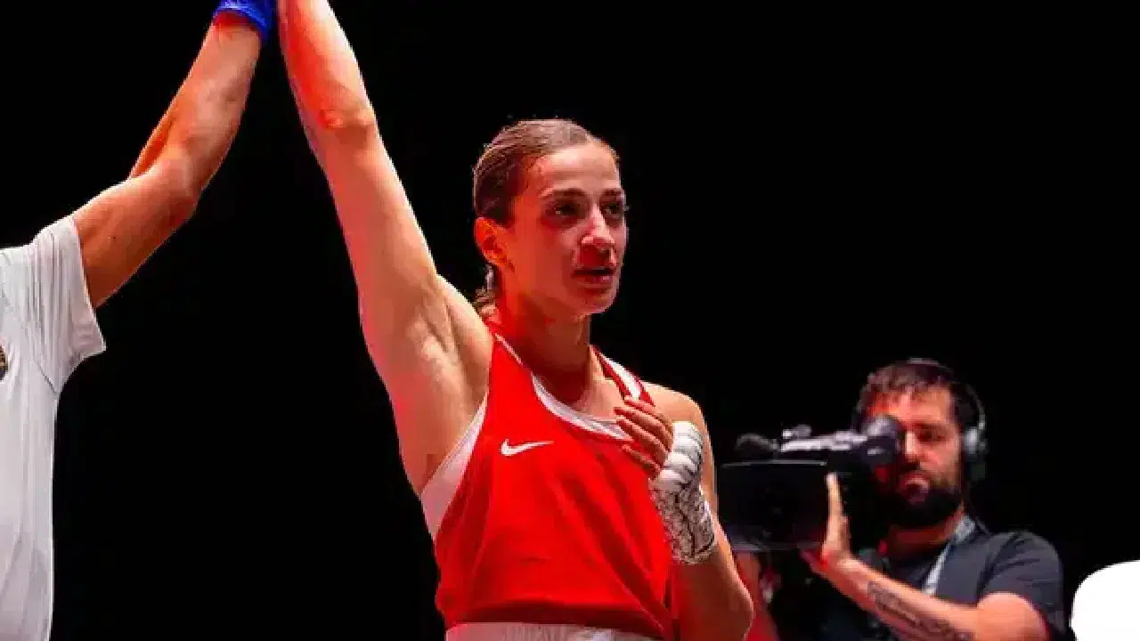 Buse Naz Çakıroğlu Dünya Boks sıralamasında zirvede