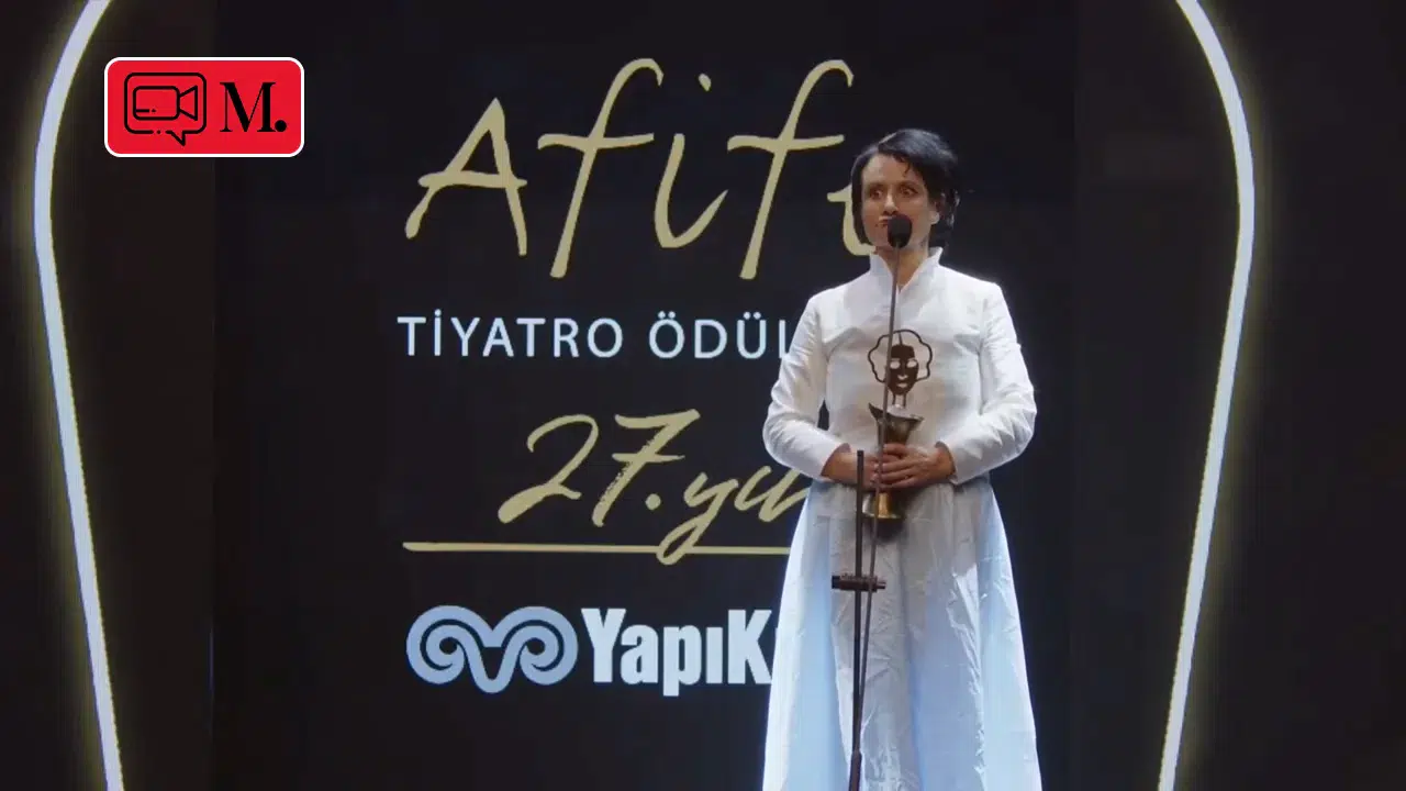 Afife Tiyatro Ödülleri Tamer Karadağlı protestosuna sahne oldu